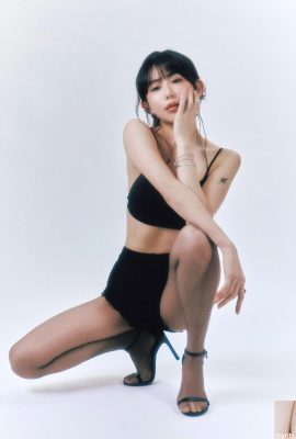 Beautiful breast goddess “Zi Zi” is full of plumpness and amazingly full of electricity (10P)