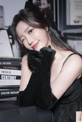 “Ariel C.” The perfect breast shape makes people irresistible charm (10P)