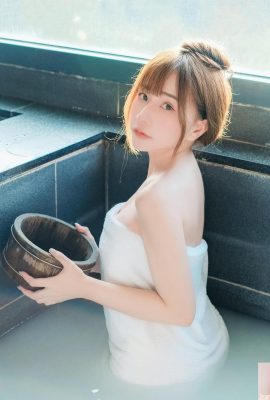 The temperamental girl “33”‘s natural and unpretentious beauty makes people unable to take their eyes away (10P)