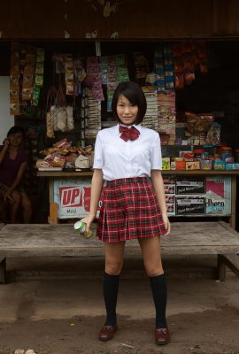 (Maki Maki) The charming eyes and sexy figure make you deeply attracted in an instant (26P)