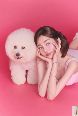 “Yang Yingxin” has a bright and sweet appearance, exuding charm all over her body (10P)