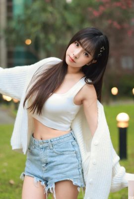 “Zhou Yipan”‘s sweet appearance is full of love… her body is fascinating (10P)