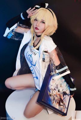 Cosplayer_Lumine_Hoyofest_and_Christmas (41P)