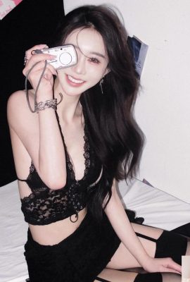 “Aki Chen Fanfan” shows off her beautiful figure and is so hot in front and back (10P)
