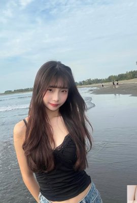 “Xu Ci”, the big-eyed sweet girl shows off her good figure to seduce you (10P)