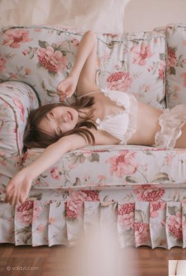 A beautiful floral afternoon (28P)