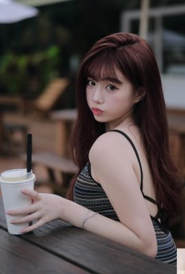 “Zi. Zi Ting” has big eyes and is so cute and sweet…the smile is so charming (10P)