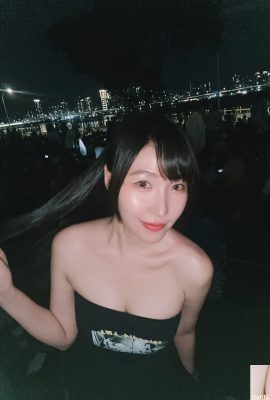 “Cosmic Nana”‘s smile and seductive body make people fall in love instantly (10P)