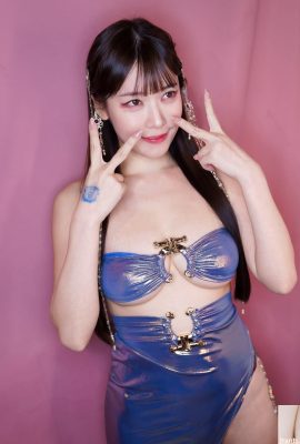 The goddess “He Yuxuan” showed off her beautiful figure and was completely seduced by her (10P)