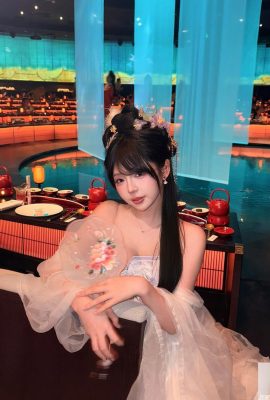 Sweetheart girl “Xu Yue” has a perfect career line + sweet smile, the more I watch it, the more I get angry (10P)